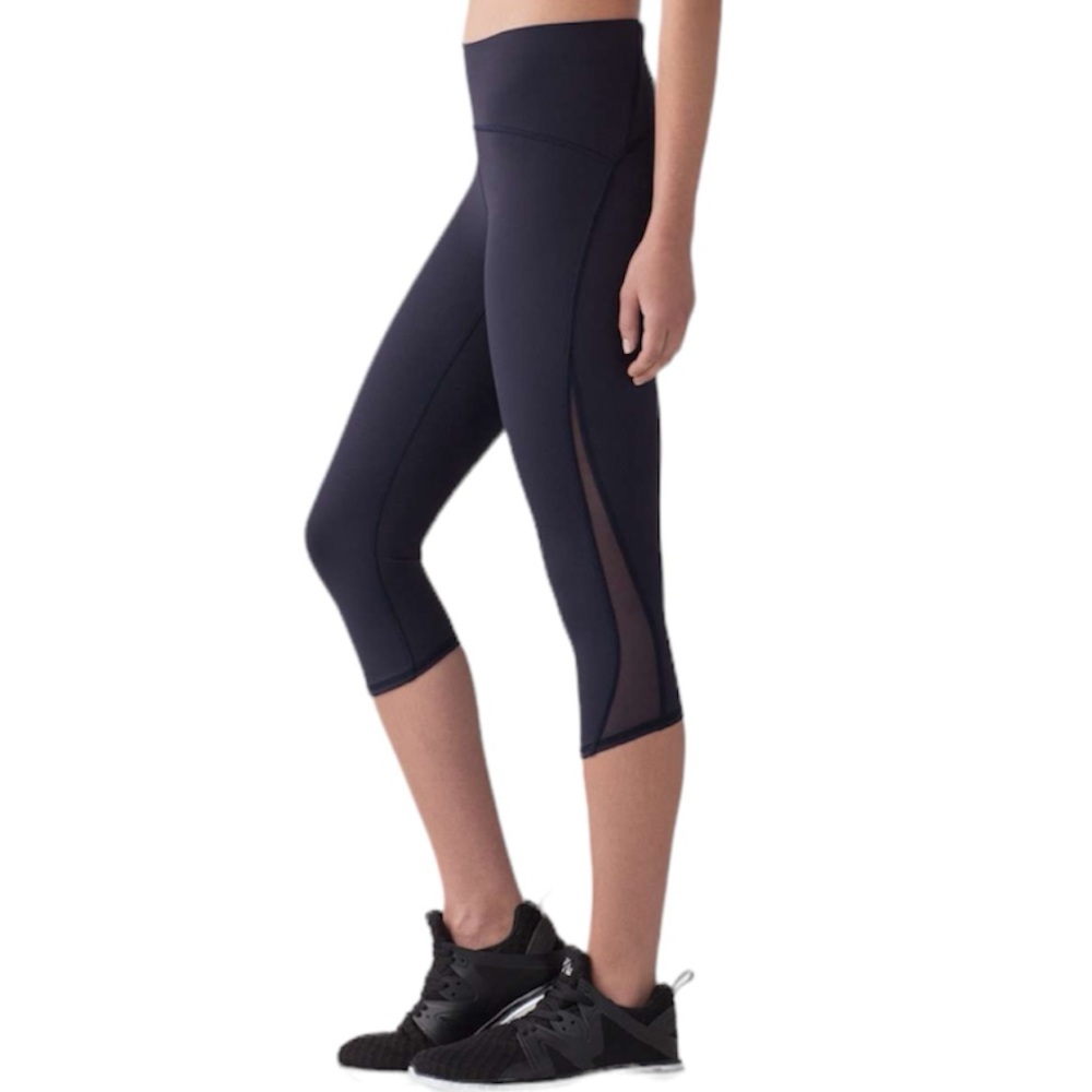 LULULEMON Leggings Womens Size 6 Train Times Crop 17" Shorts Bermuda Capri Yoga